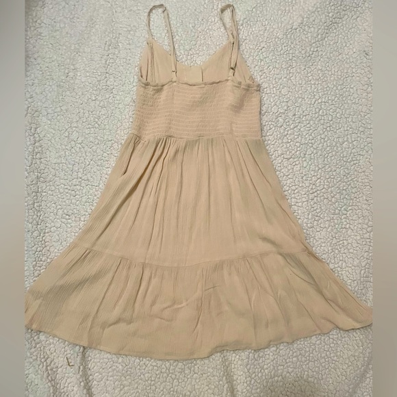 Beige/cream flowy dress - Picture 2 of 2